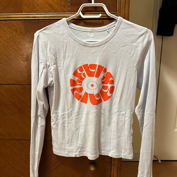 Levi’s long sleeve graphic tee - Picture 6 of 6